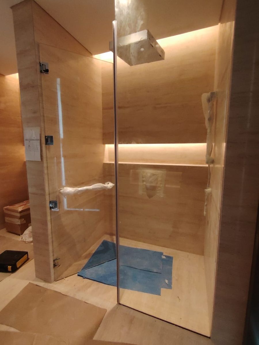 Frameless Shower Glass Partitions — Beach Villa — Beach villa, Jumeirah Bay Island, Dubai